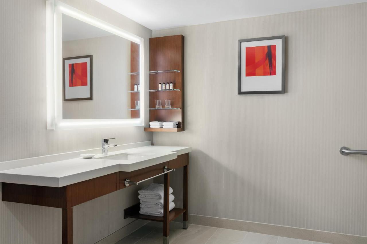 Delta Hotels By Marriott Indianapolis Airport المظهر الخارجي الصورة